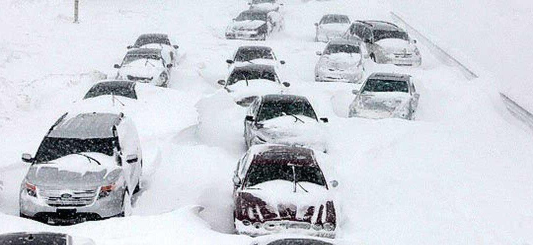 What To Do if You’re Stranded in Your Car in a Snowstorm