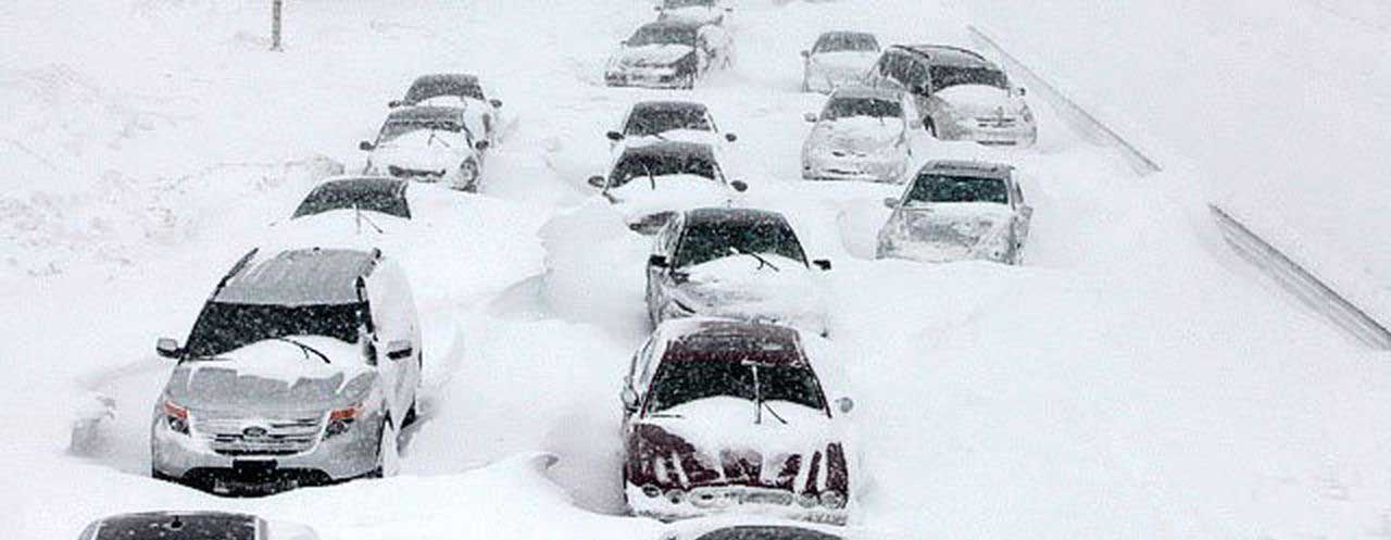 What To Do if You’re Stranded in Your Car in a Snowstorm