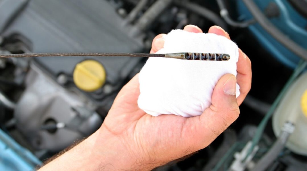 How to inspect your vehicle’s oil