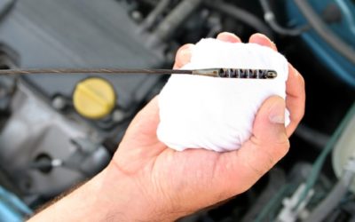 How to inspect your vehicle’s oil